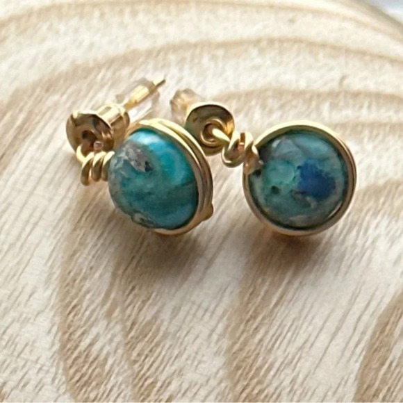Turquoise and gold minimalist/dainty gold stud earrings - Picture 5 of 11